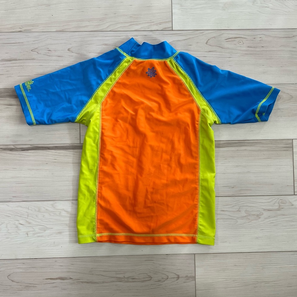 Boys Rashgaurd - Picture 3 of 4